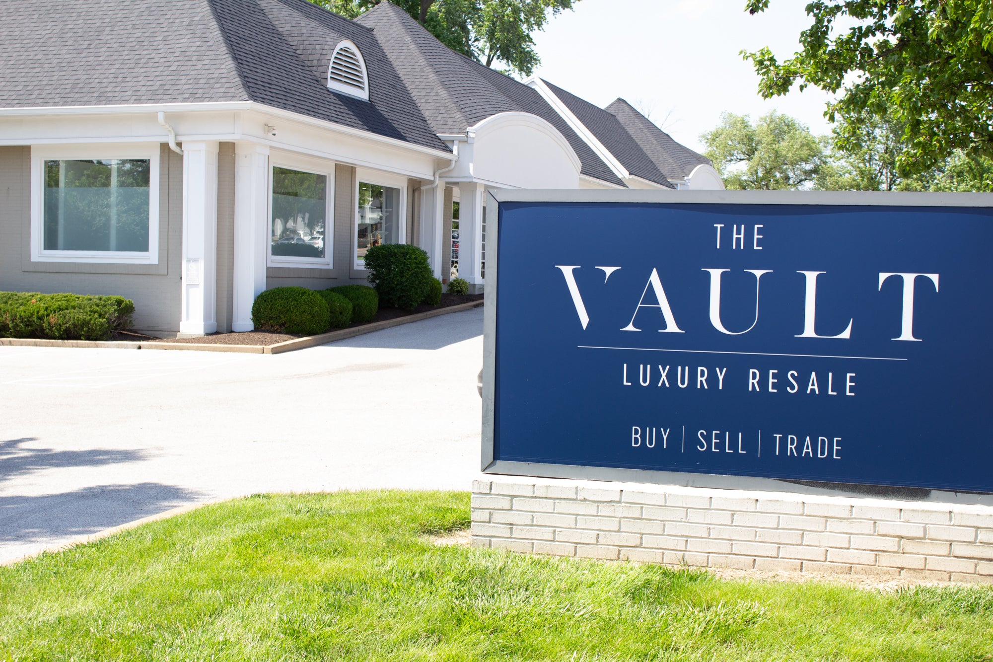 The Vault Luxury Resale logo