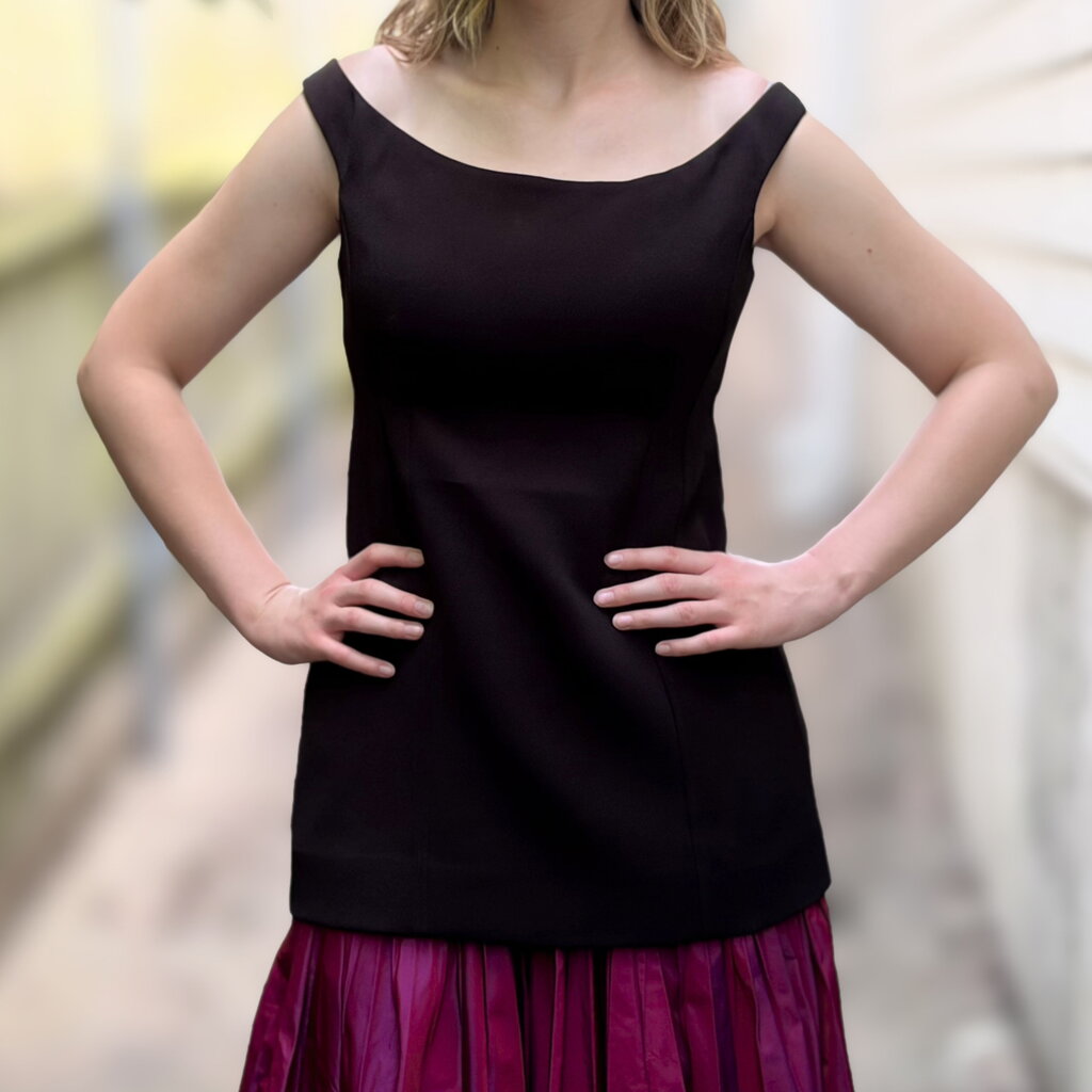 Black sleeveless top, square neckline with wide straps