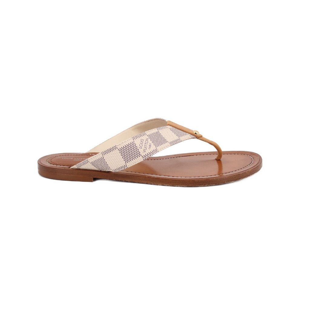Flat thong sandals with checkerboard fabric strap and tan leather sole