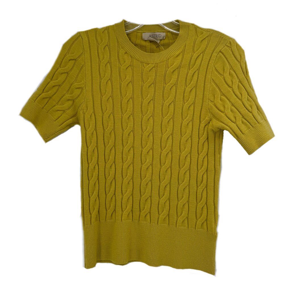 Green short-sleeve knit sweater with crew neck and cable knit texture