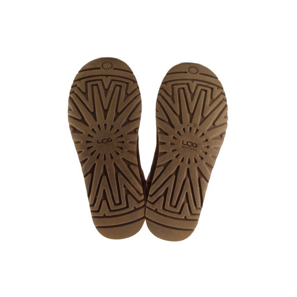 Chestnut boot outsoles with zigzag tread pattern