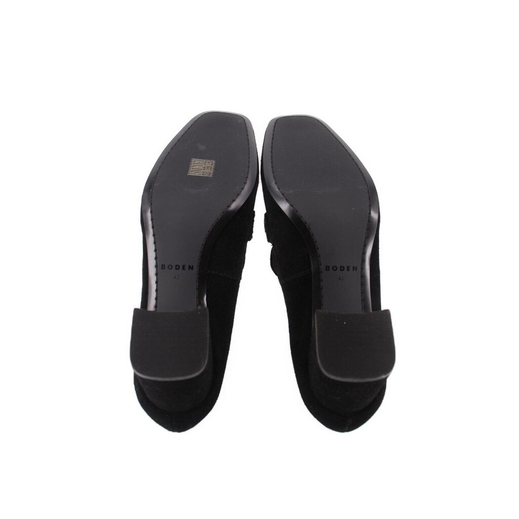 Black loafer heels with BODEN logo on the inner lining