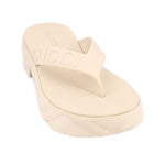 Cream rubber GUCCI flip-flop sandals with embossed logo on thong strap
