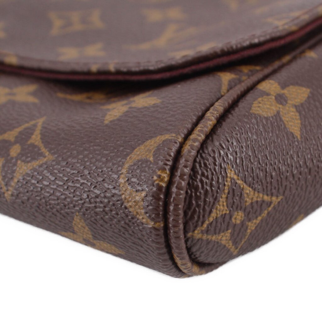 Louis Vuitton Favorite MM bag edge detail with monogram canvas and textured leather trim