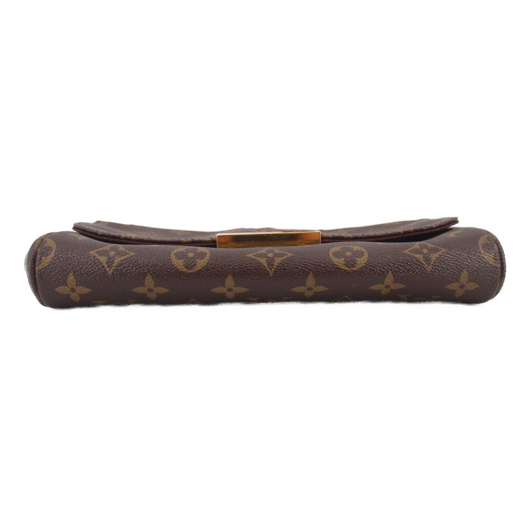 Louis Vuitton Favorite MM crossbody bag bottom with monogram canvas and curved trim