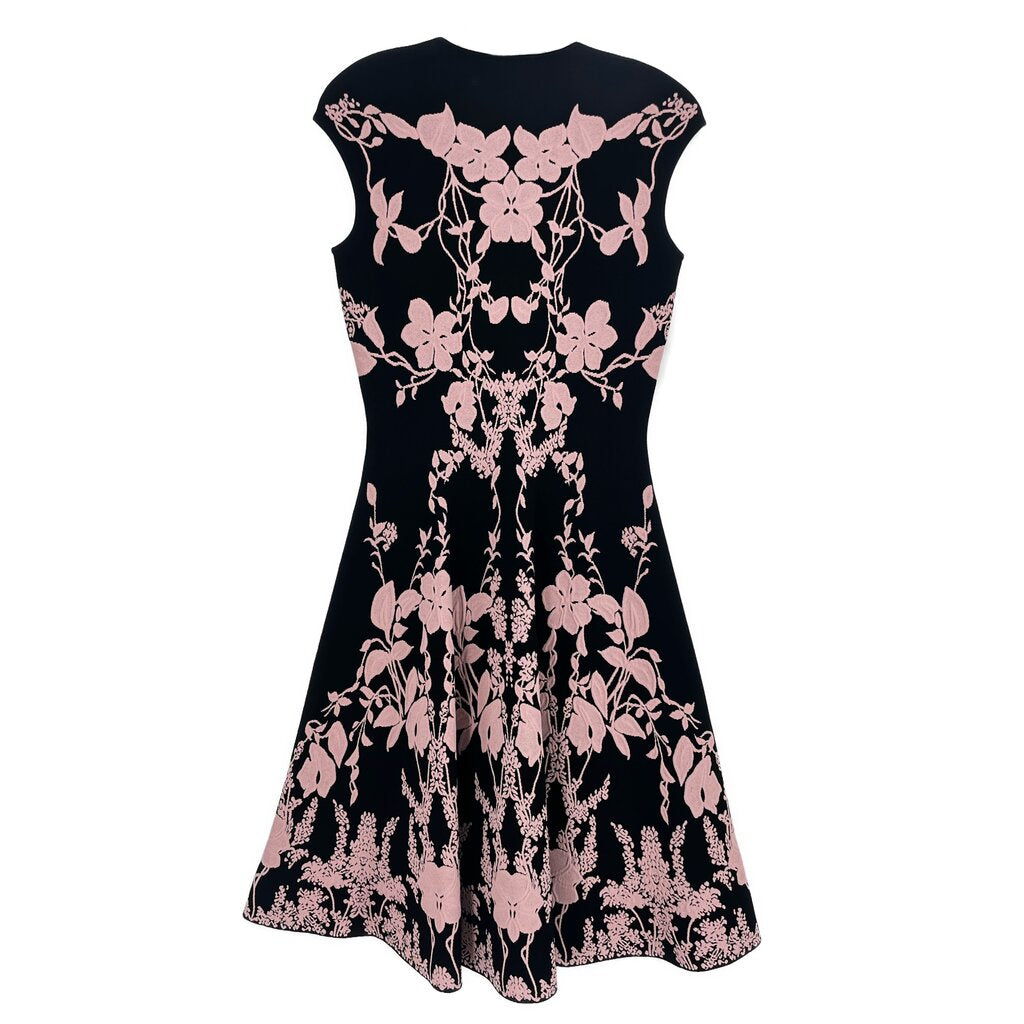 ALEXANDER MCQUEEN black floral print cap-sleeve dress, flared hem