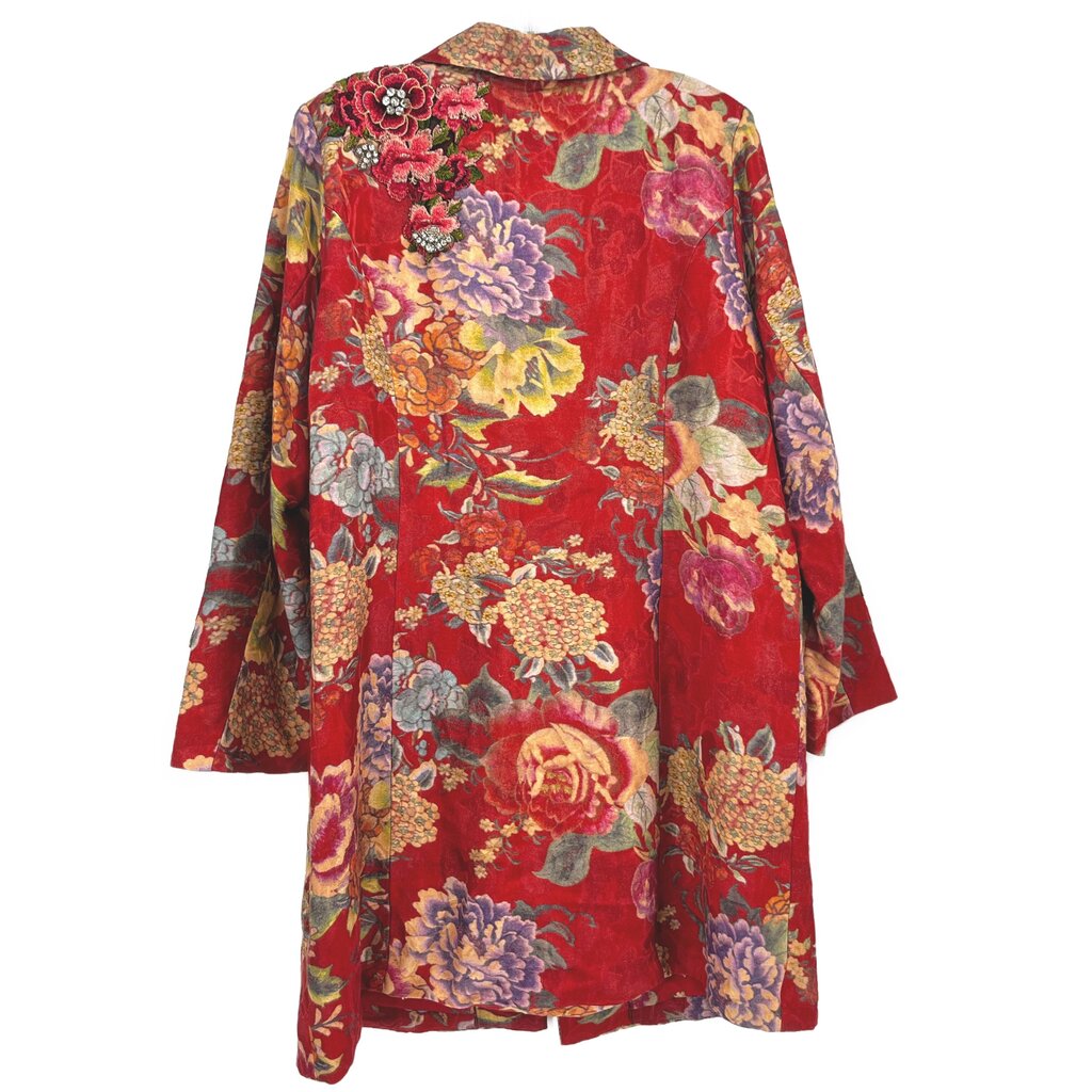 Red floral jacket, back view, pointed collar and three-quarter sleeves