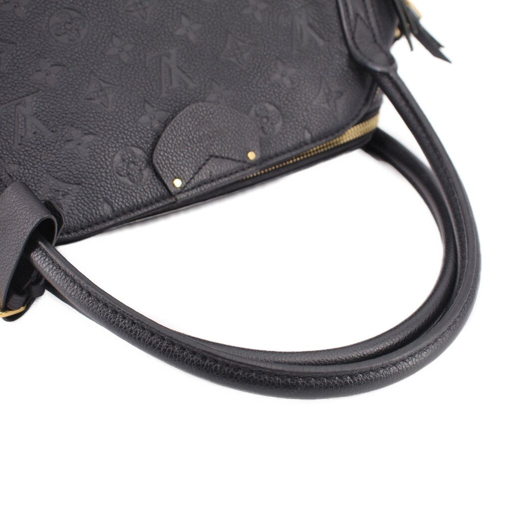 Louis Vuitton Marais MM handle bag, black textured leather with stud and strap