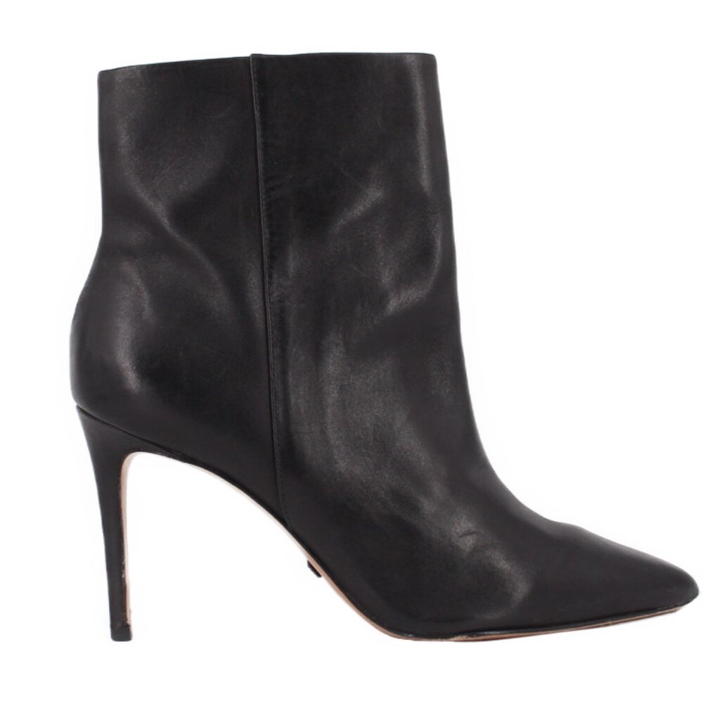 Black ankle bootie with side seam, pointed toe, stiletto heel